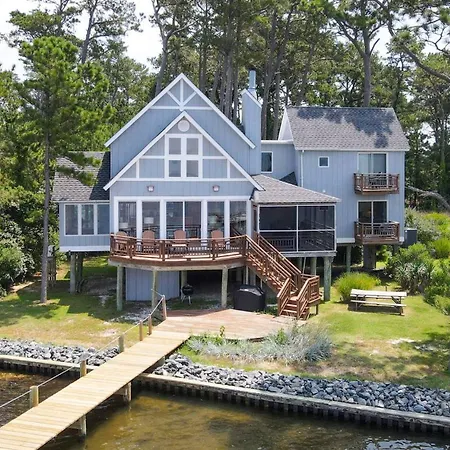 Grandview - Pet Friendly, Waterfront Home With Dock!